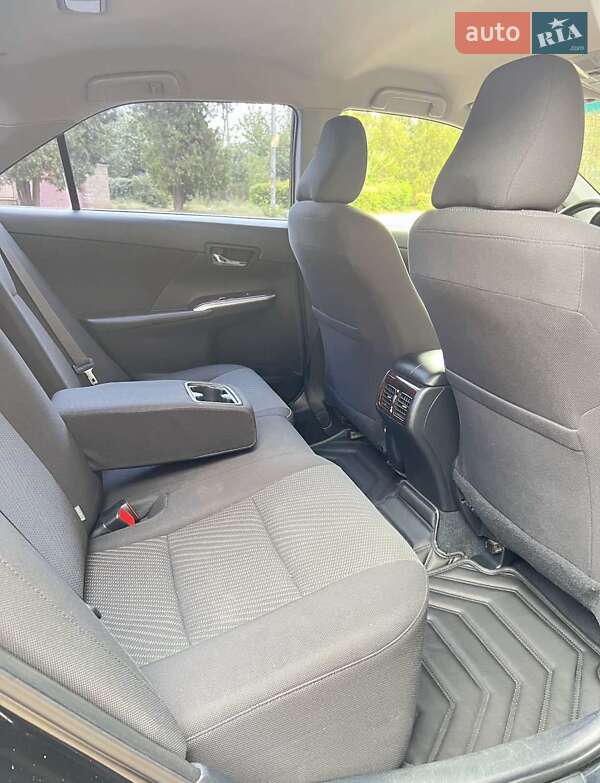 Седан Toyota Camry 2017 в Кривом Роге