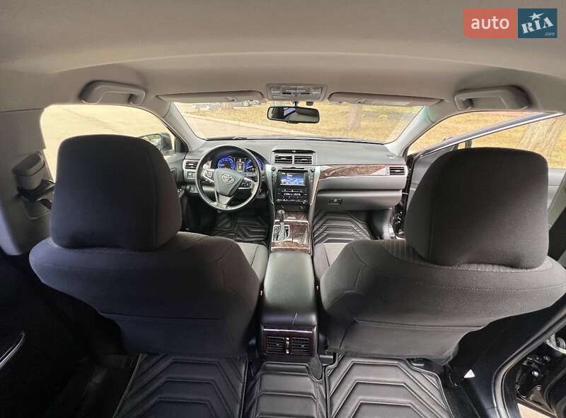 Седан Toyota Camry 2017 в Кривом Роге