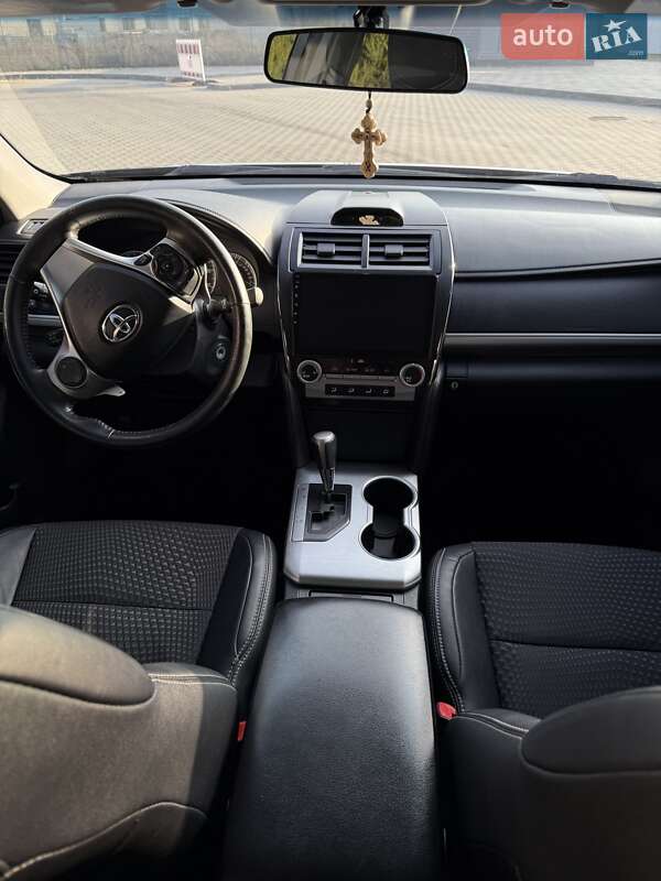 Седан Toyota Camry 2013 в Харькове