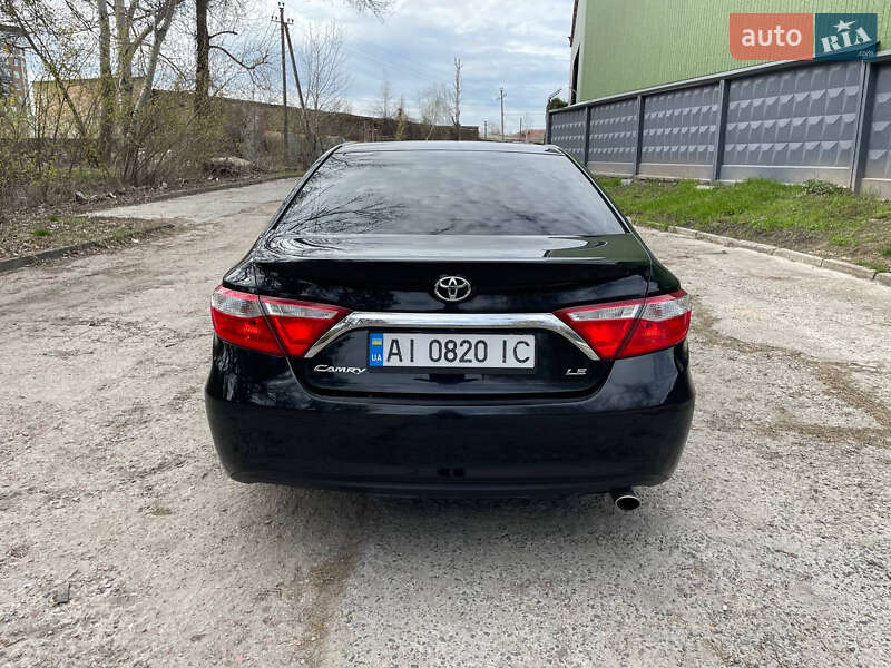 Седан Toyota Camry 2015 в Києві