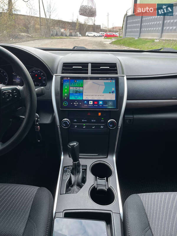 Седан Toyota Camry 2015 в Києві