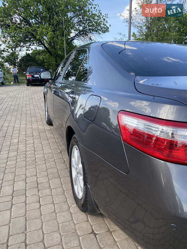 Седан Toyota Camry 2011 в Днепре
