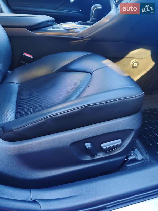 Седан Toyota Camry 2017 в Киеве