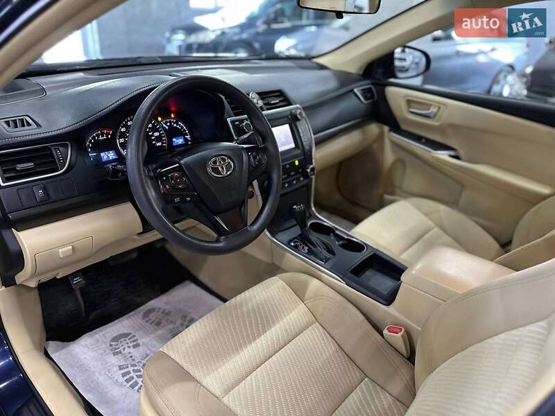 Седан Toyota Camry 2015 в Кам'янському