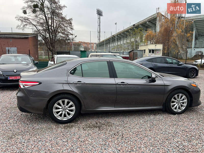 Седан Toyota Camry 2018 в Полтаві