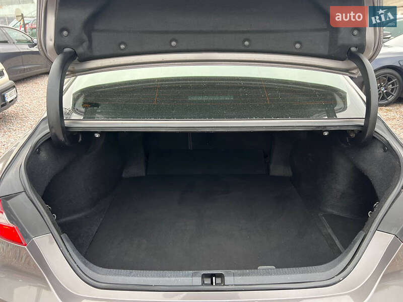 Седан Toyota Camry 2018 в Полтаві