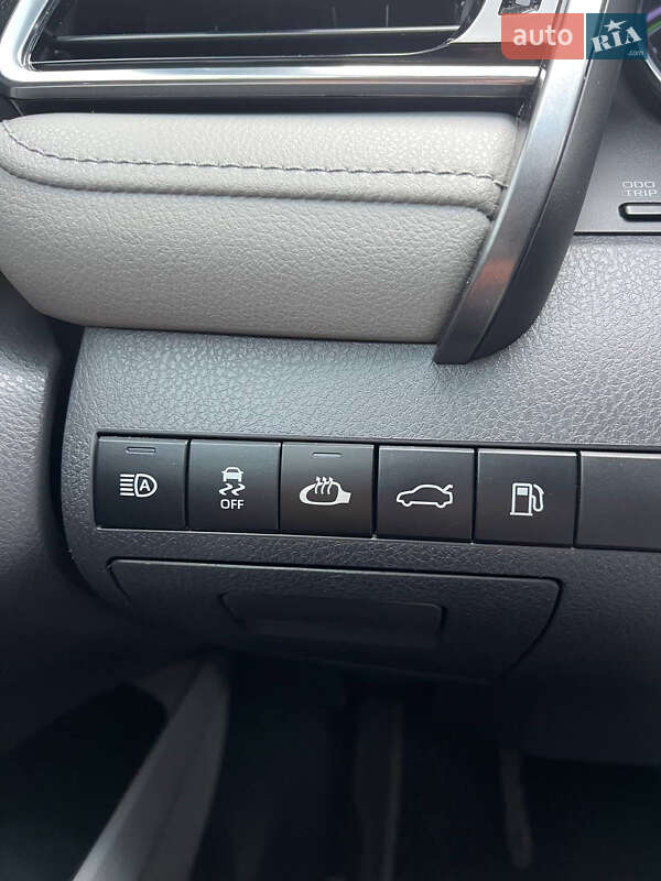 Седан Toyota Camry 2018 в Полтаві