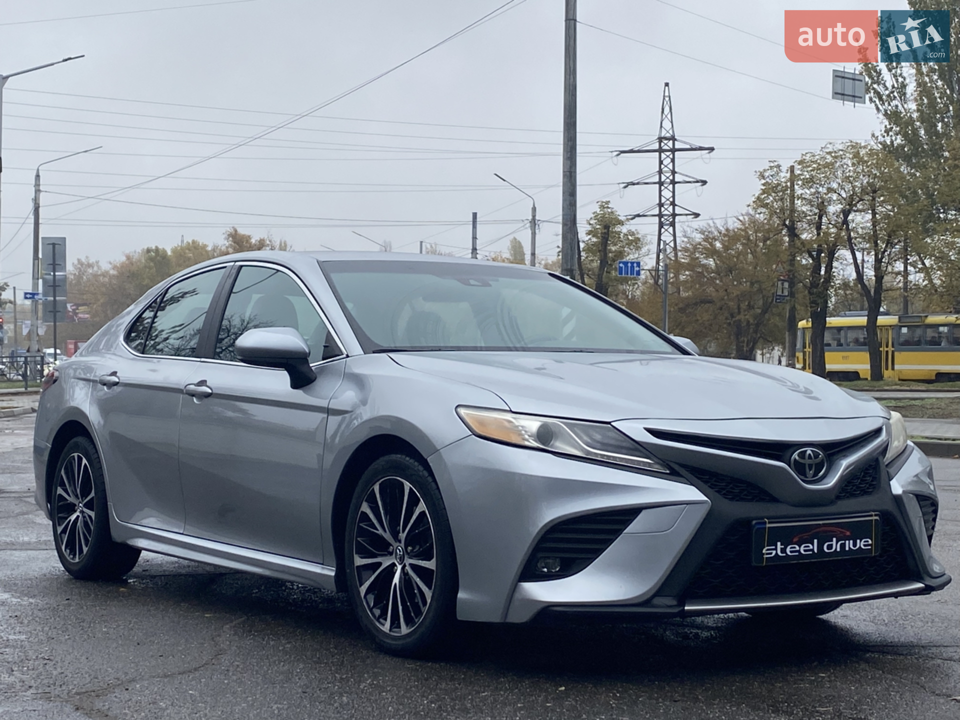 2018 Toyota Camry - мініатюра 3