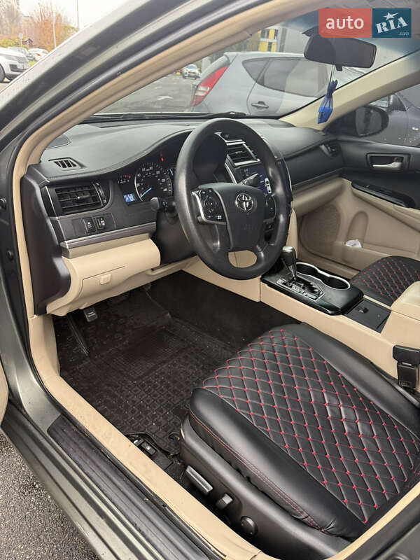 Седан Toyota Camry 2013 в Киеве фото 10 Седан Toyota Camry 2013 в Киеве