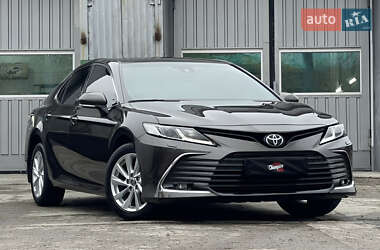 Седан Toyota Camry 2021 в Киеве