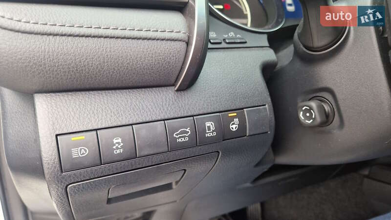 Седан Toyota Camry 2023 в Кропивницком