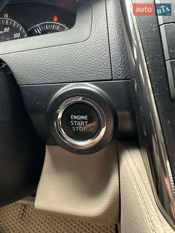 Седан Toyota Camry 2014 в Киеве