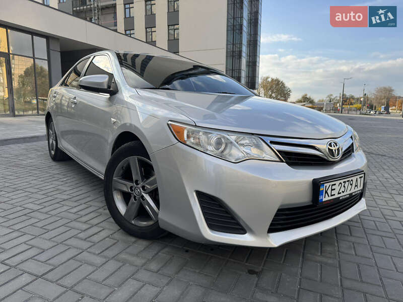 Седан Toyota Camry 2014 в Днепре фото 3 Седан Toyota Camry 2014 в Днепре