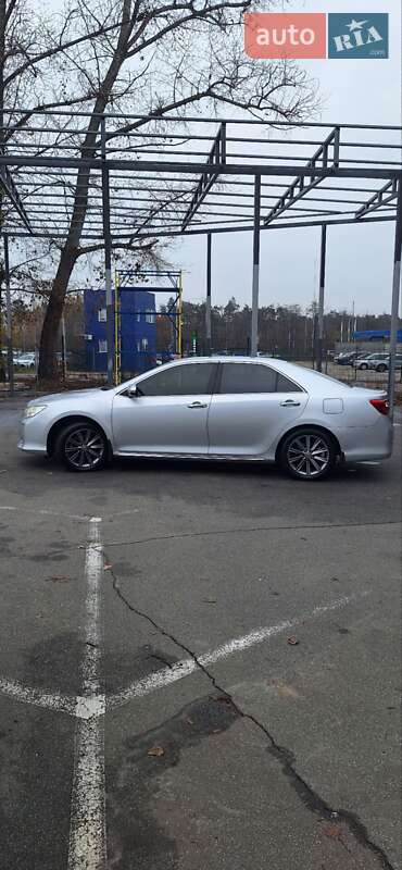 Седан Toyota Camry 2012 в Киеве
