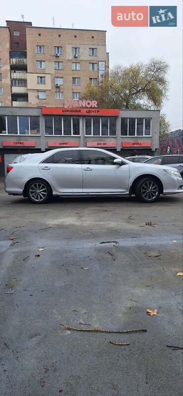 Седан Toyota Camry 2012 в Киеве