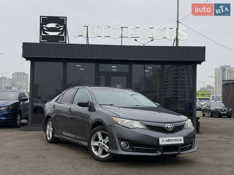 Седан Toyota Camry 2012 в Киеве фото Седан Toyota Camry 2012 в Киеве