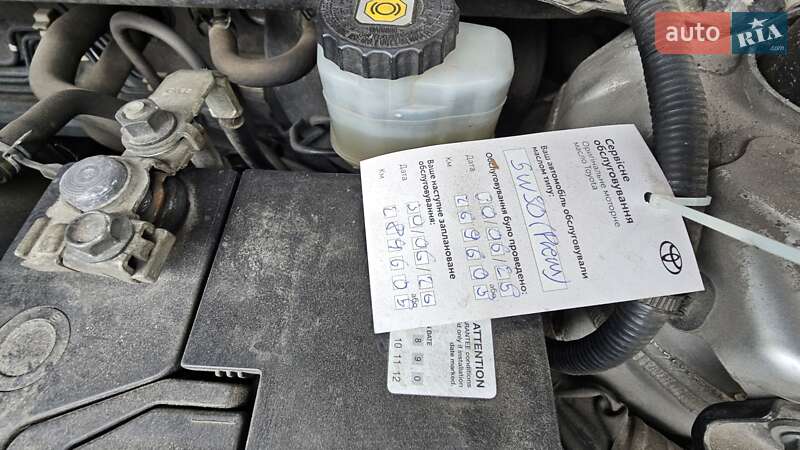 Седан Toyota Camry 2018 в Киеве