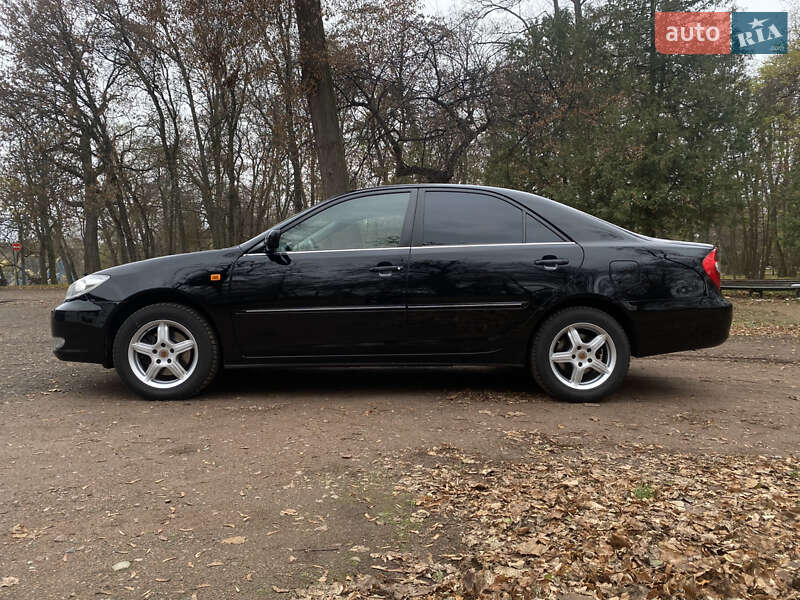 Седан Toyota Camry 2002 в Чернигове