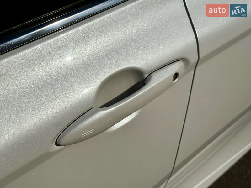 Седан Toyota Camry 2019 в Киеве