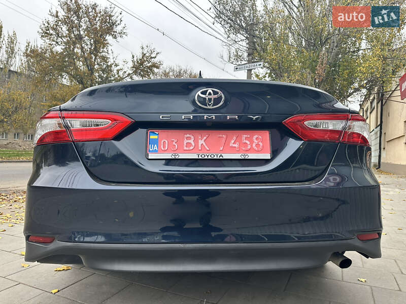 Седан Toyota Camry 2020 в Миколаєві