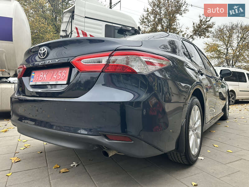Седан Toyota Camry 2020 в Миколаєві