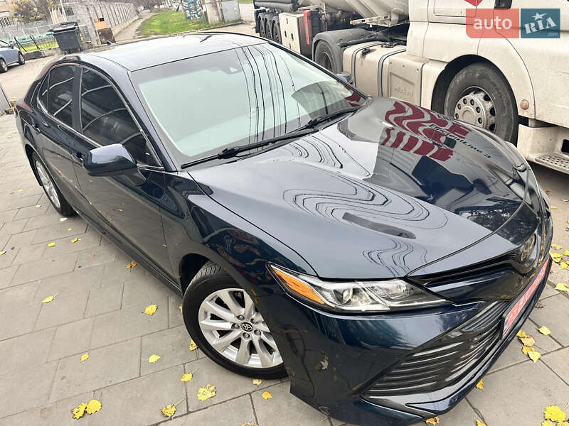 Седан Toyota Camry 2020 в Миколаєві
