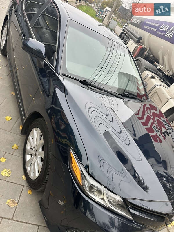 Седан Toyota Camry 2020 в Миколаєві
