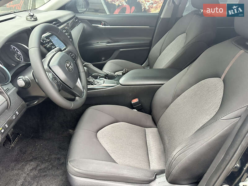 Седан Toyota Camry 2020 в Миколаєві