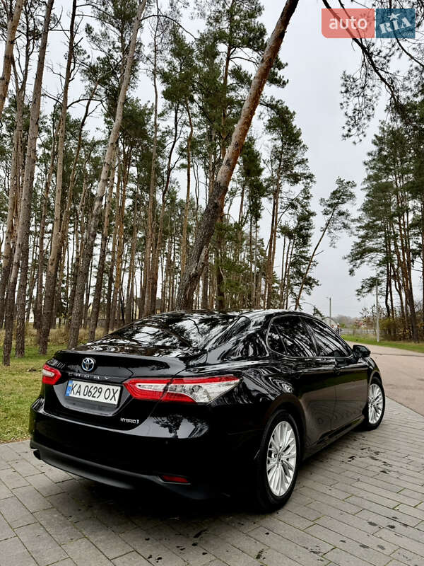 Седан Toyota Camry 2020 в Житомире