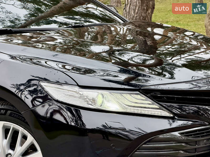 Седан Toyota Camry 2020 в Житомире