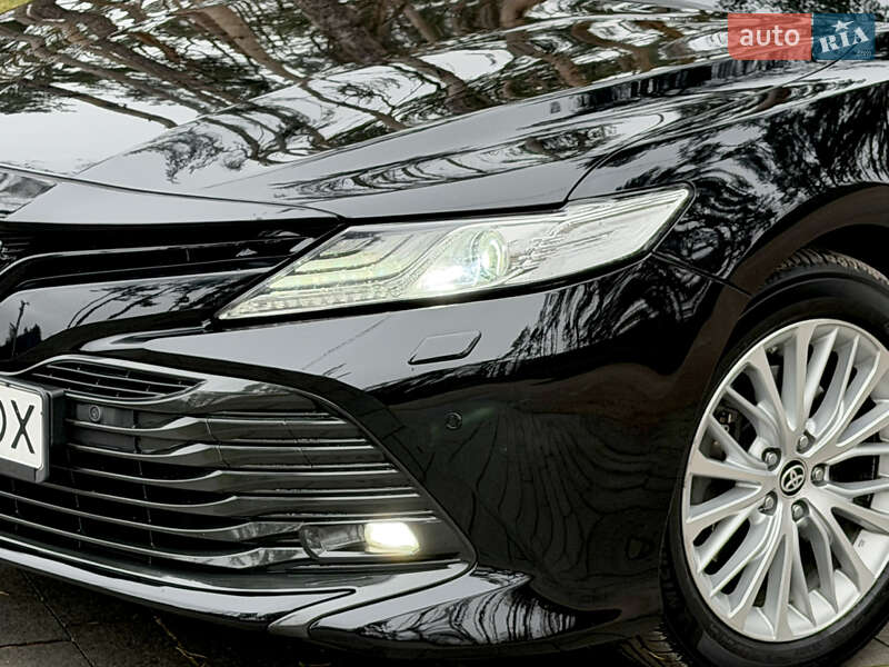 Седан Toyota Camry 2020 в Житомире