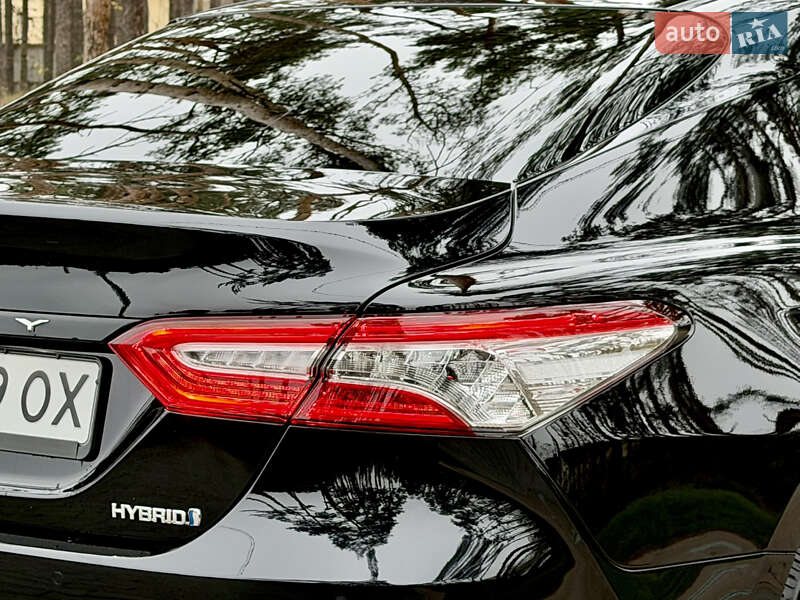 Седан Toyota Camry 2020 в Житомире