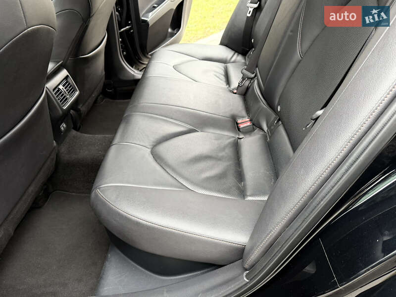 Седан Toyota Camry 2020 в Житомире