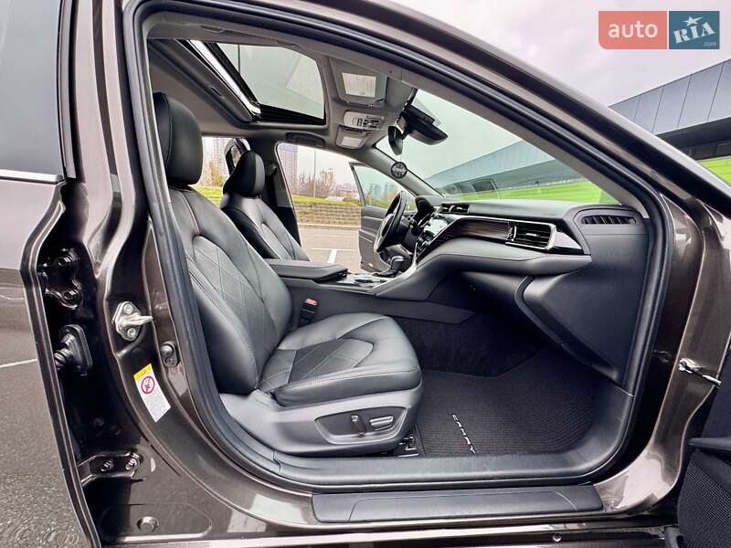 Седан Toyota Camry 2019 в Києві фото 41 Седан Toyota Camry 2019 в Києві