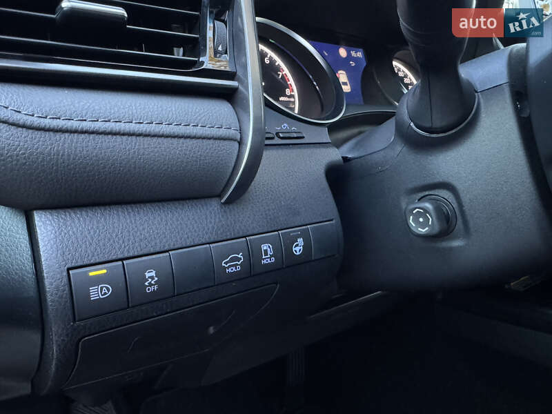 Седан Toyota Camry 2021 в Днепре