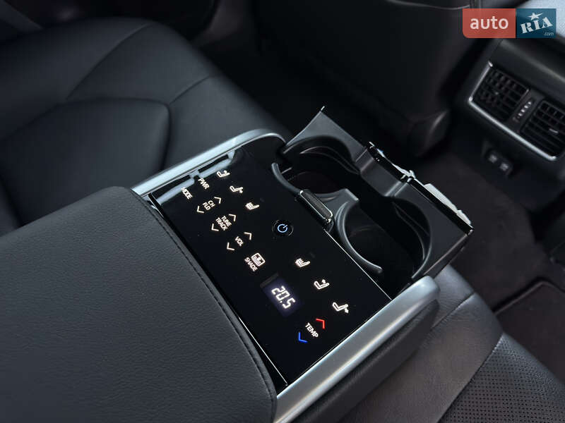 Седан Toyota Camry 2021 в Днепре