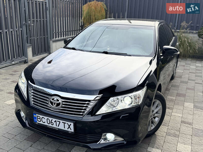 Седан Toyota Camry 2012 в Львове