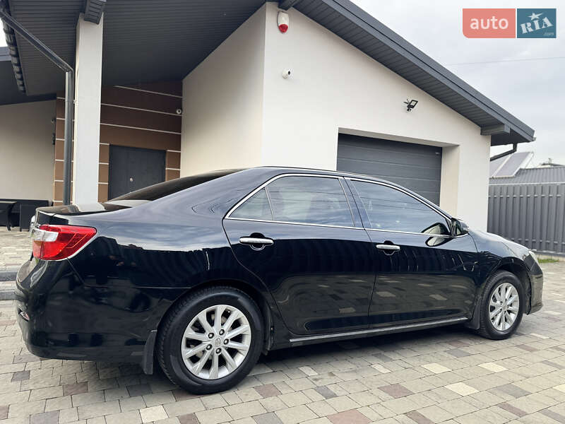 Седан Toyota Camry 2012 в Львове
