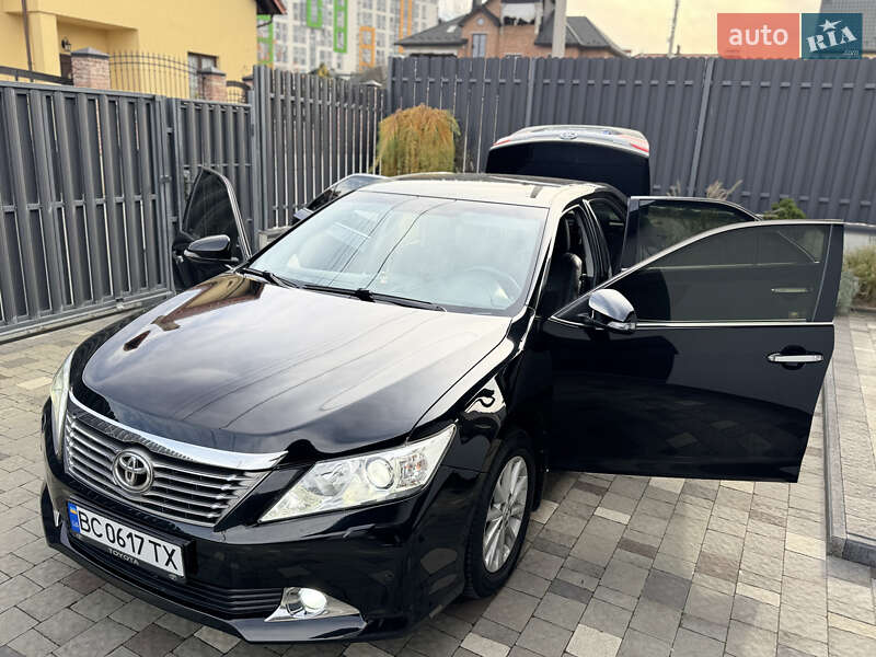 Седан Toyota Camry 2012 в Львове