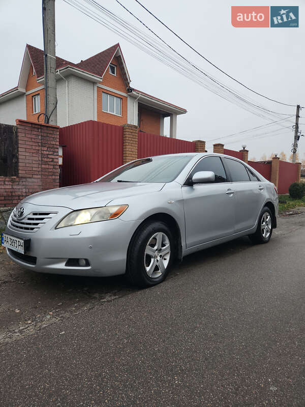 Седан Toyota Camry 2006 в Киеве