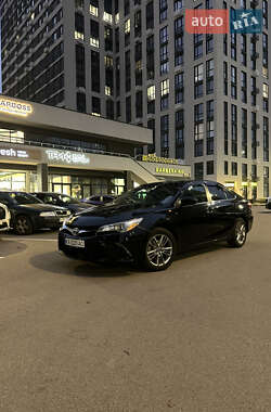 Седан Toyota Camry 2017 в Киеве