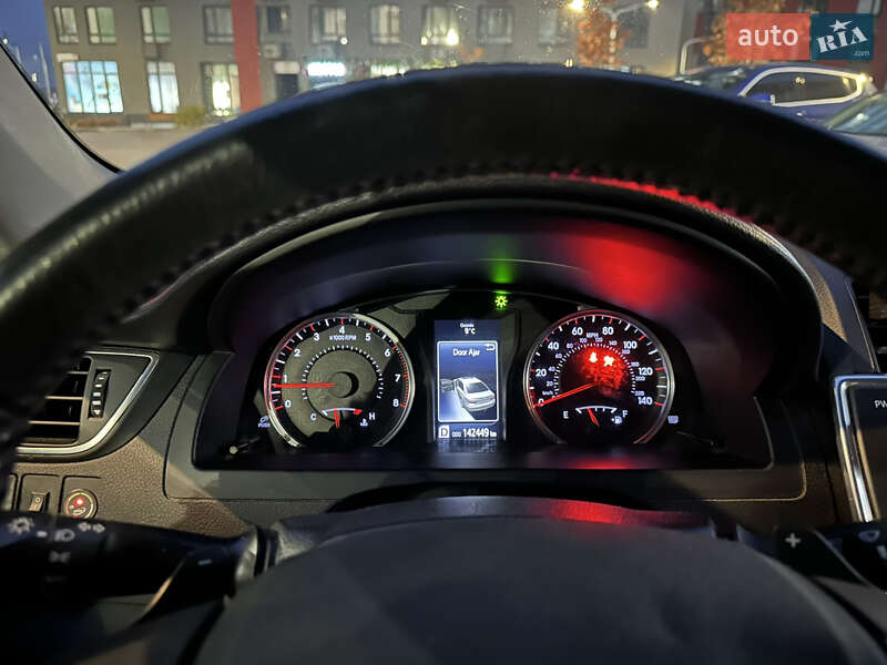 Седан Toyota Camry 2017 в Киеве