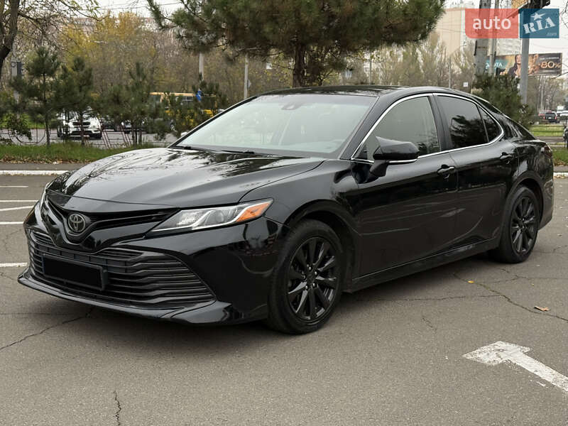 Седан Toyota Camry 2017 в Одессе