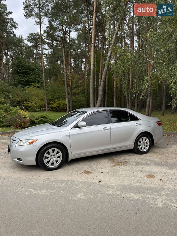 Седан Toyota Camry 2008 в Киеве