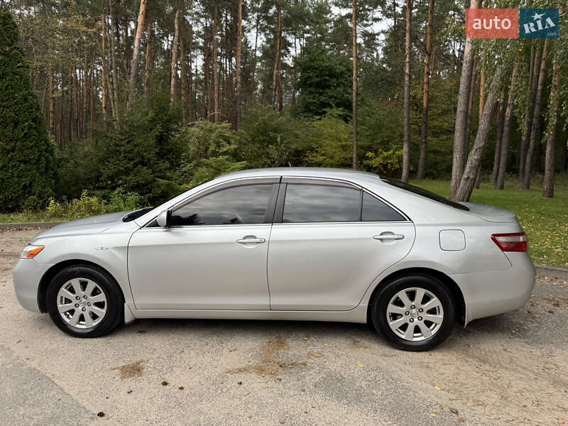 Седан Toyota Camry 2008 в Киеве