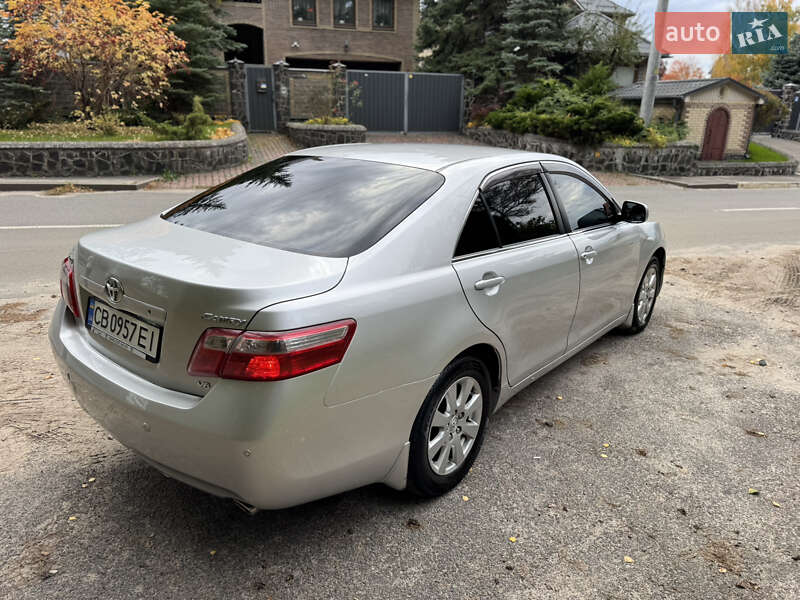 Седан Toyota Camry 2008 в Киеве