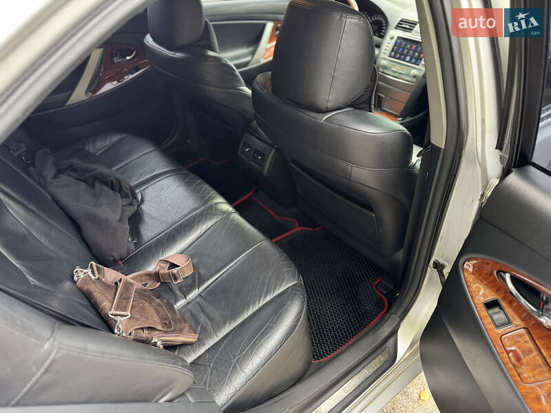 Седан Toyota Camry 2008 в Киеве