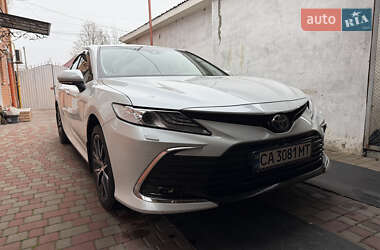 Седан Toyota Camry 2023 в Черкассах