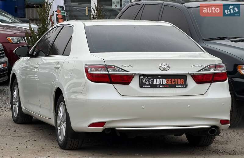 Седан Toyota Camry 2016 в Харкові