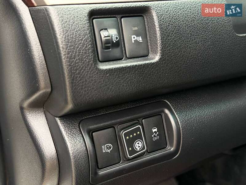 Седан Toyota Camry 2016 в Харкові